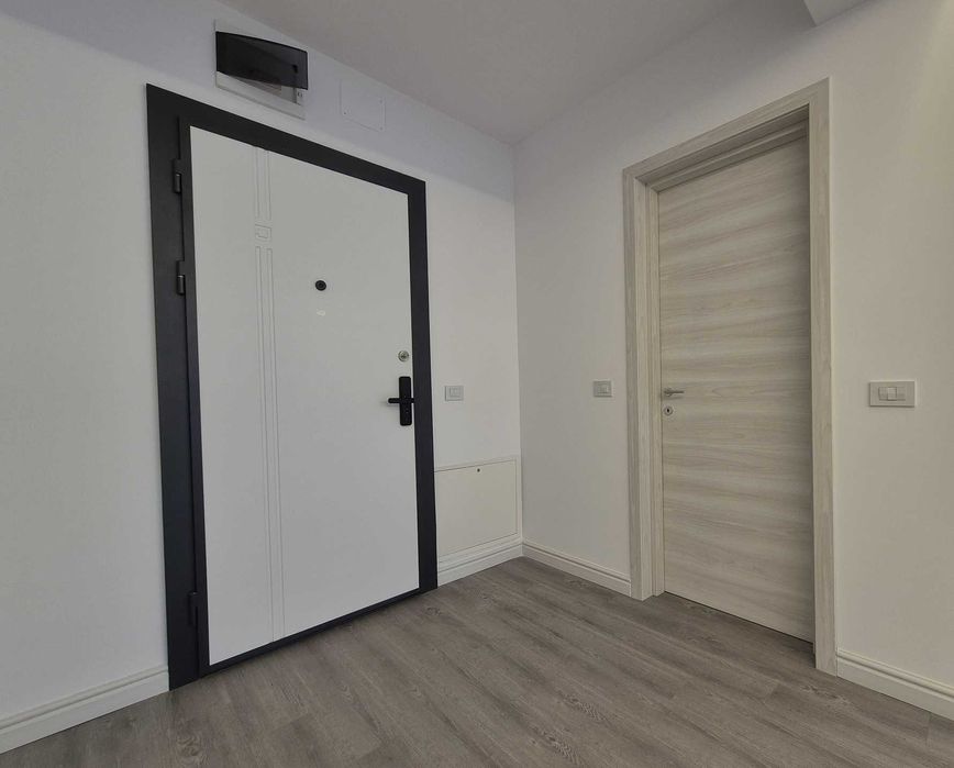 White Titanic Mamaia, 55 mpc, etaj 4, vedere la mare + loc de parcare