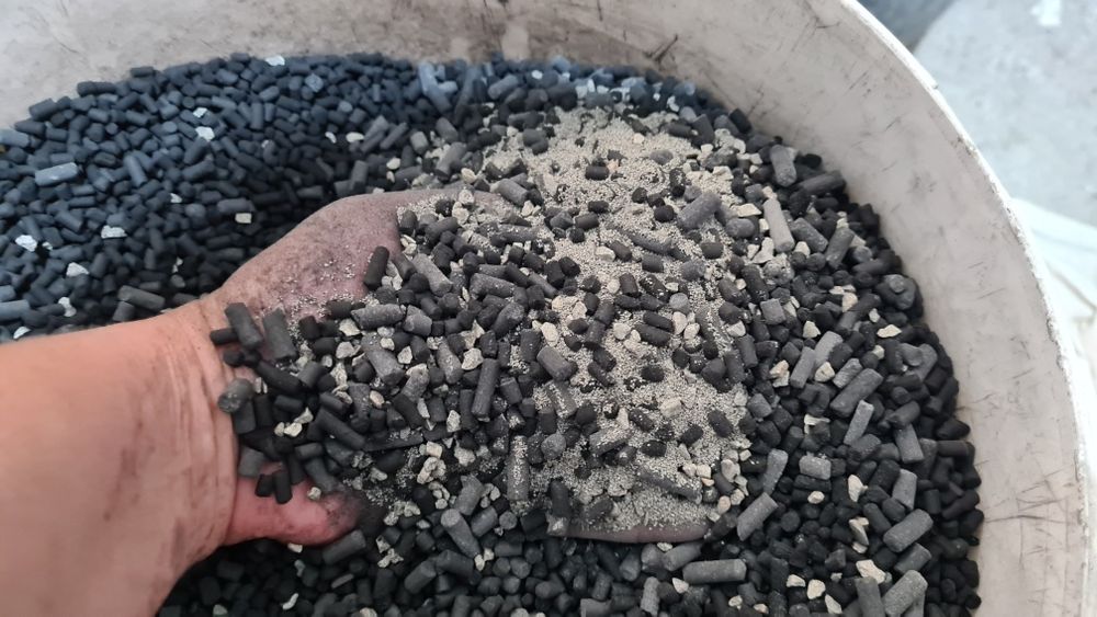 Mix Zeolit si carbon activ pentru acvarii