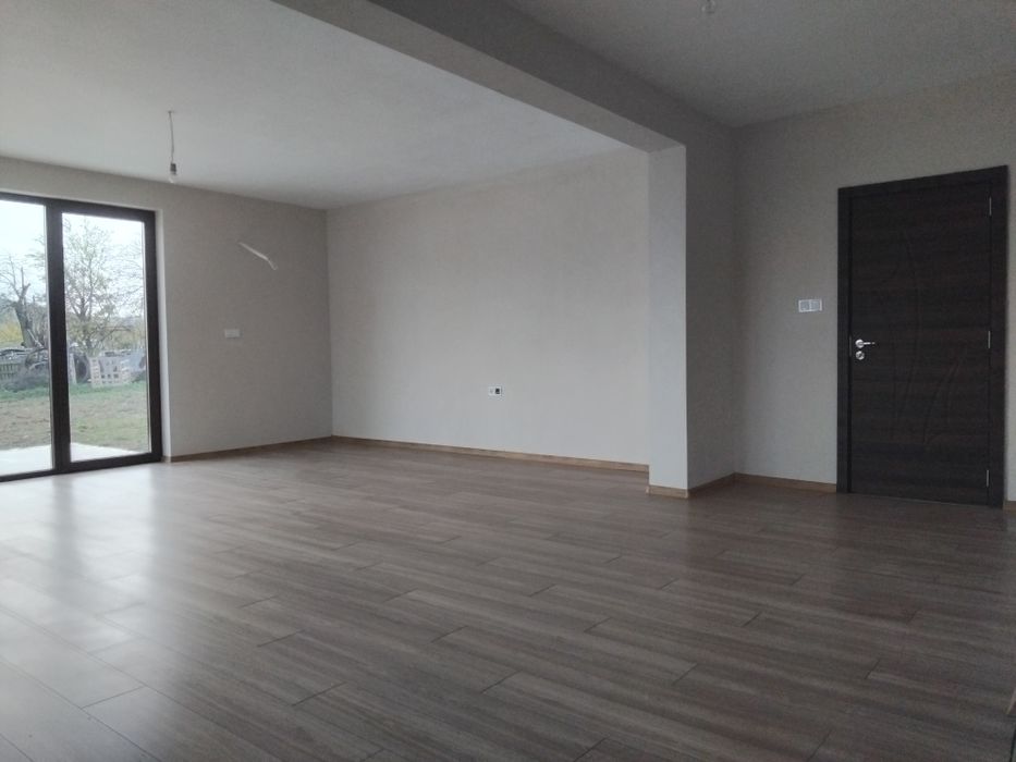 Новопостроена къща в с. Генерал Кантарджиево с Акт 16