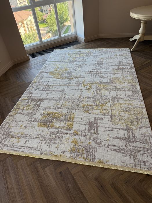 Продам ковер 2*3 новый