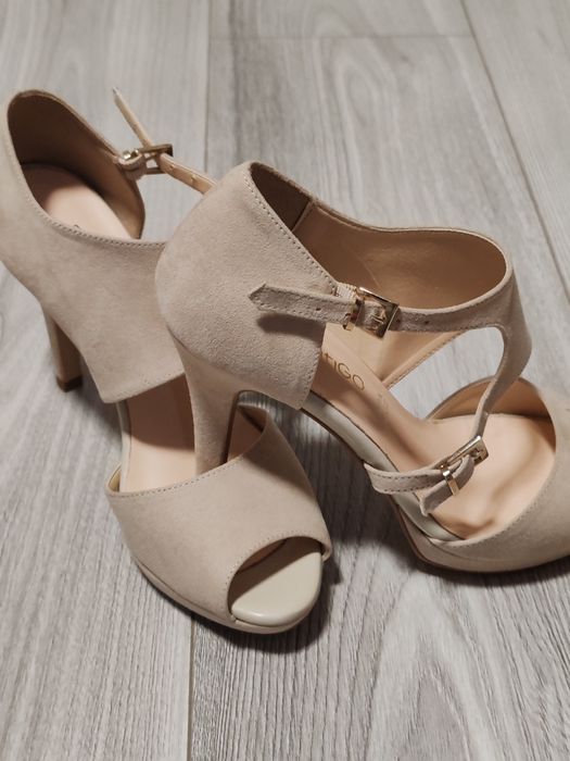 Vând pantofi piele