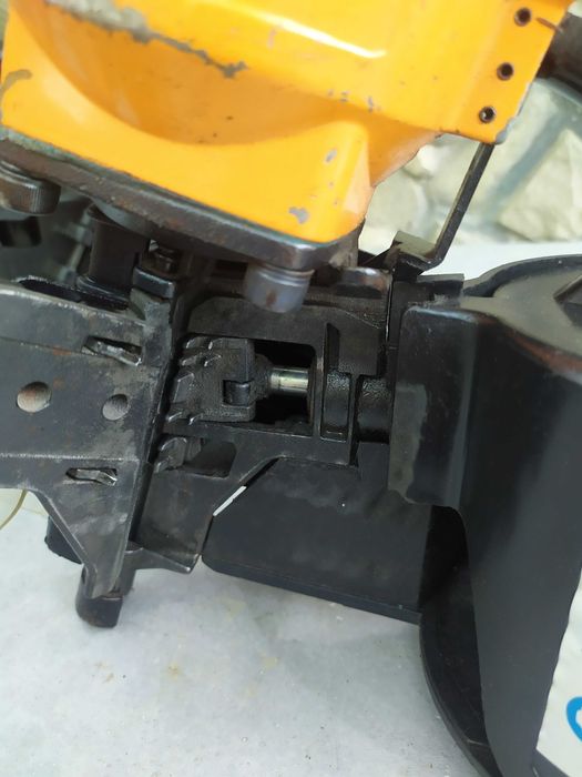 Пневматични такери за големи пирони до 90 мм. .Reich / MAX