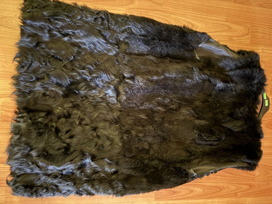 Vesta neagra de oaie si iepure