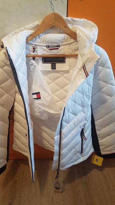 Tommy Hilfiger packable якe 100% ОРИГИНАЛНО размер XL дамско