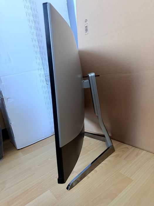Gaming monitor curbat 32” 3440x1440 144hz