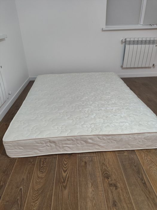 Продам матрас 200х160