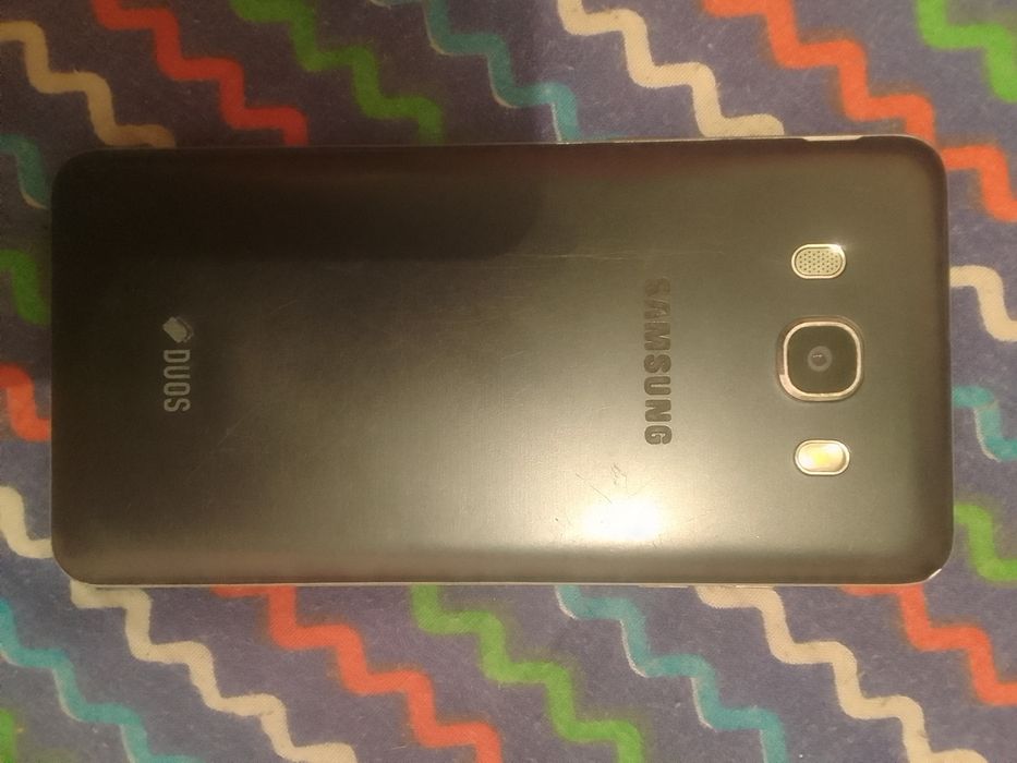 Продам телефон Samsung J5