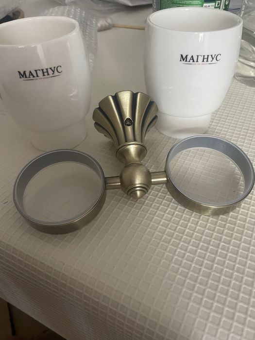 Стакан двойной настенный бронза
