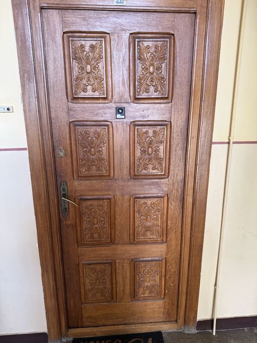 Usa apartament lemn masiv stejar