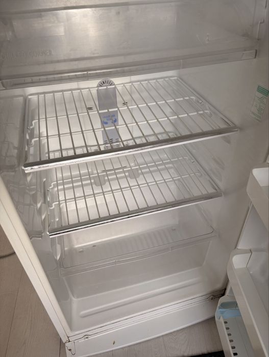 Продам Холодильник LG