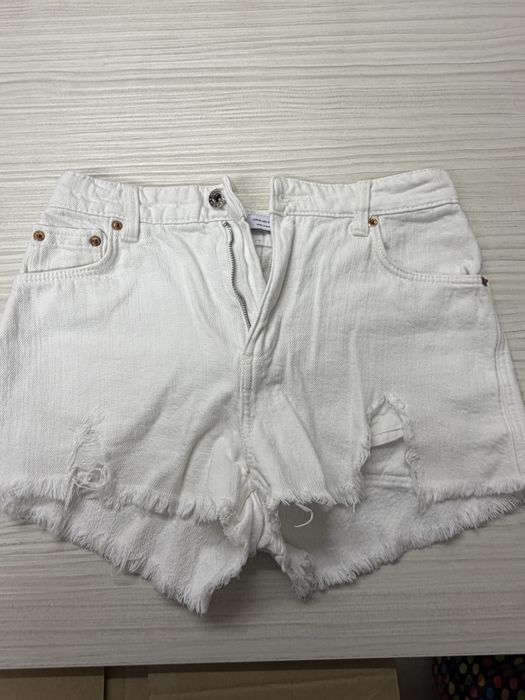 Pantaloni scurti Bershka marimea 32/XXS