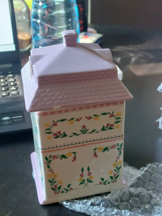 Кутията на Charly wilde за 8.март