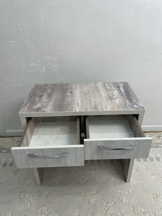 Продам тумбочку