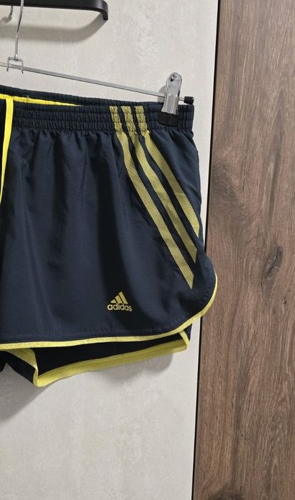 Нови.  Дамски оригинални къси панталонки.  Adidas