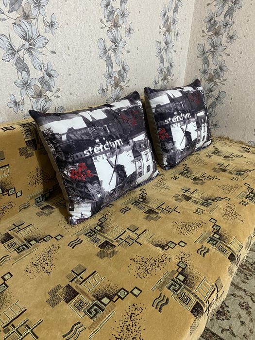 Подушки диванные 2 штуки