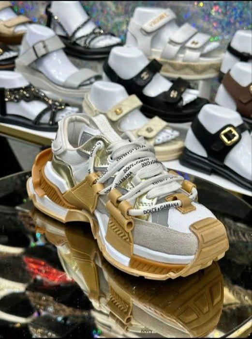 Adidași D&G auriu