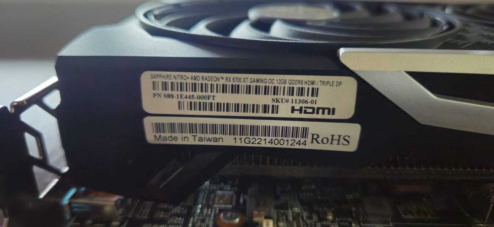 Placa video Sapphire Nitro +AMD Radeon Rx 6700 XT