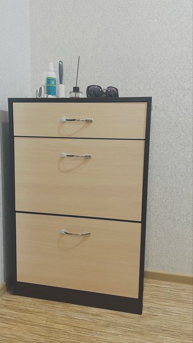 Продам обувницу