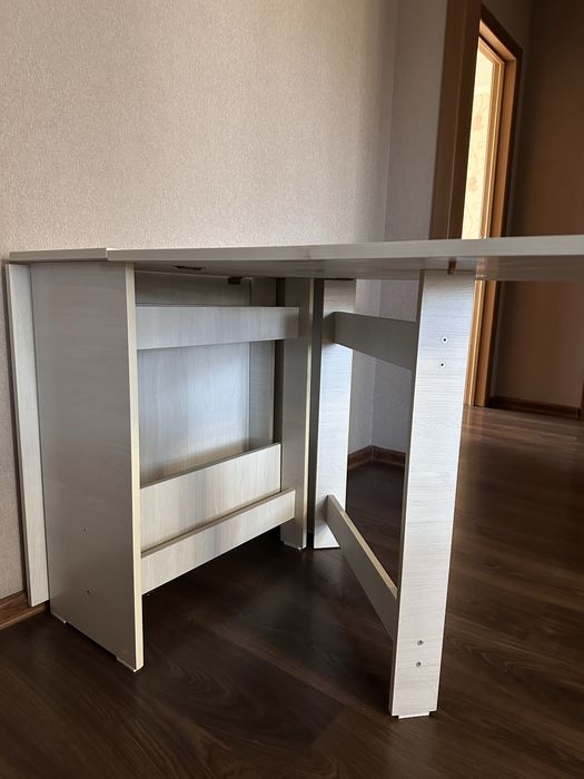 Продам стол-книжку