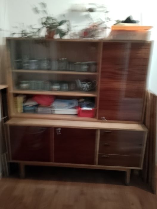 Сервант советский,крепкий,из дерева
