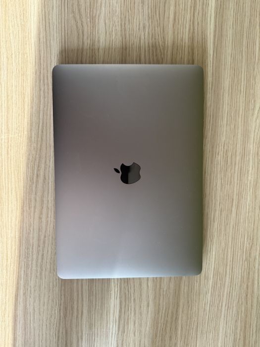 MacBook Air M1 256 Gb, 8 Gb RAM