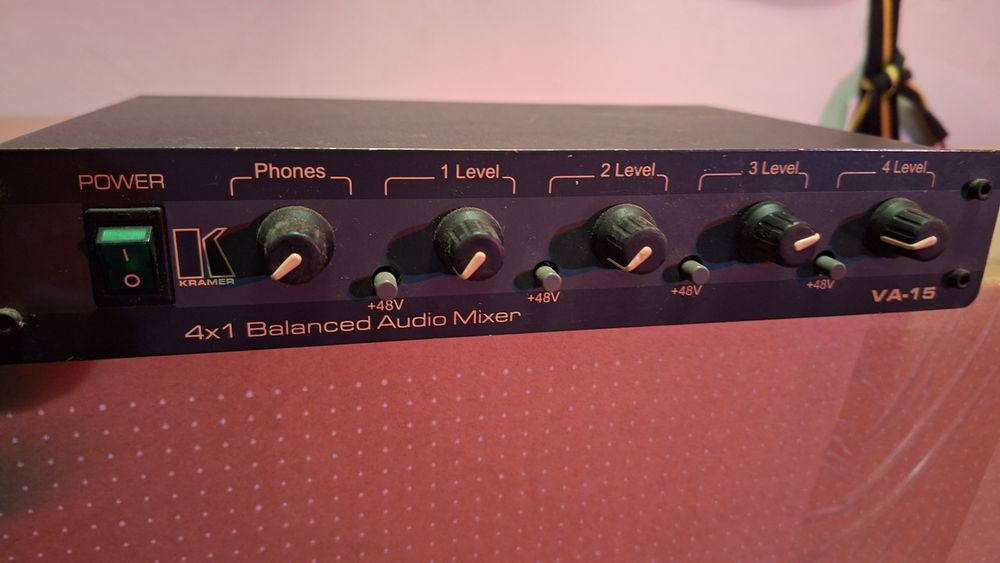 Mixer audio Kramer cu phantom