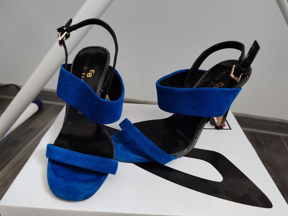 Încălțăminte de vanzare