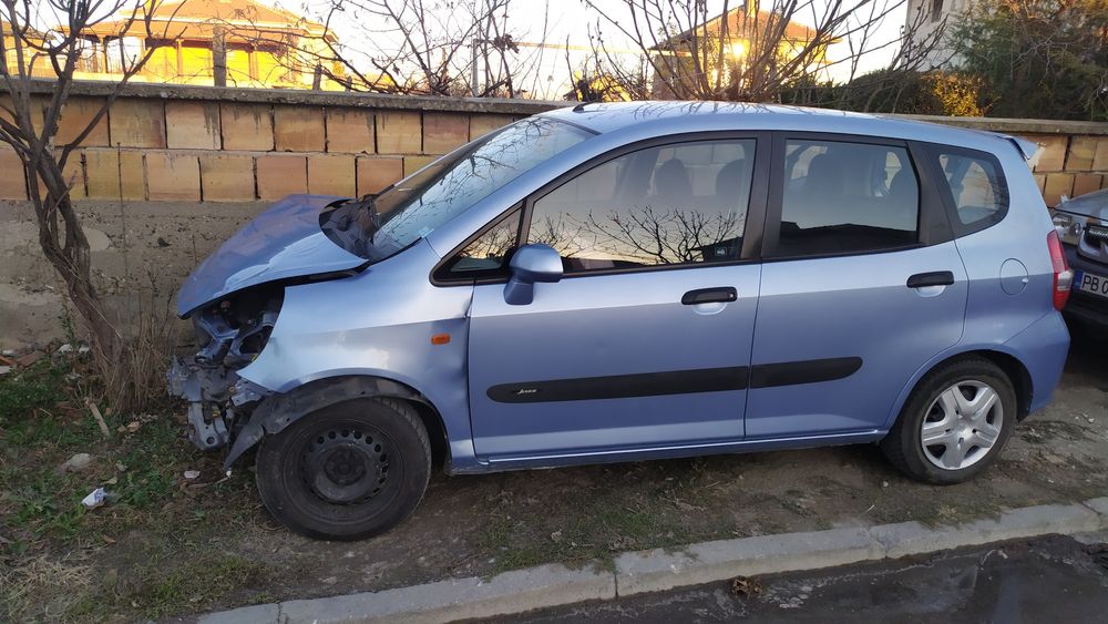 Honda Jazz 1.4 бензин 2002г. на части