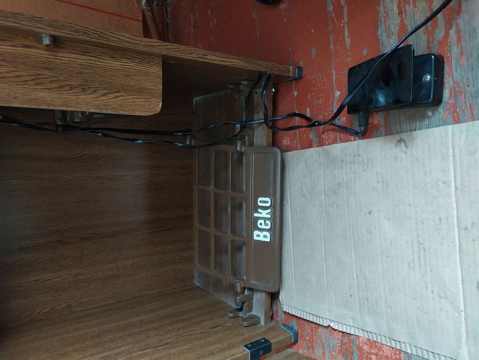 Продам швейную машинку