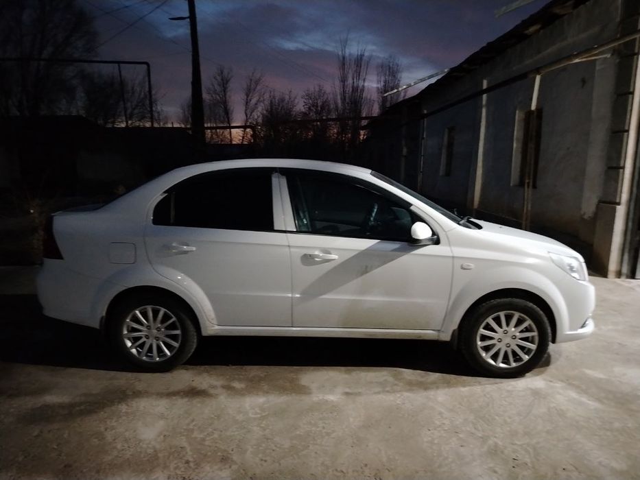 Ravon Nexia R3 sotiladi