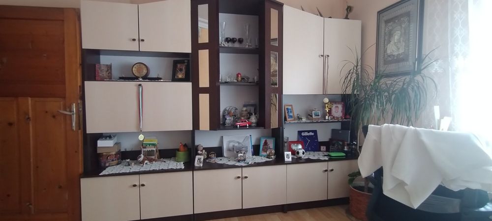 Продавам холна секция