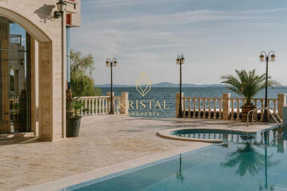 Продава се Тристаен апартамент в Несебър - 87 кв.м за 1840 €/кв.м - Снимка #16