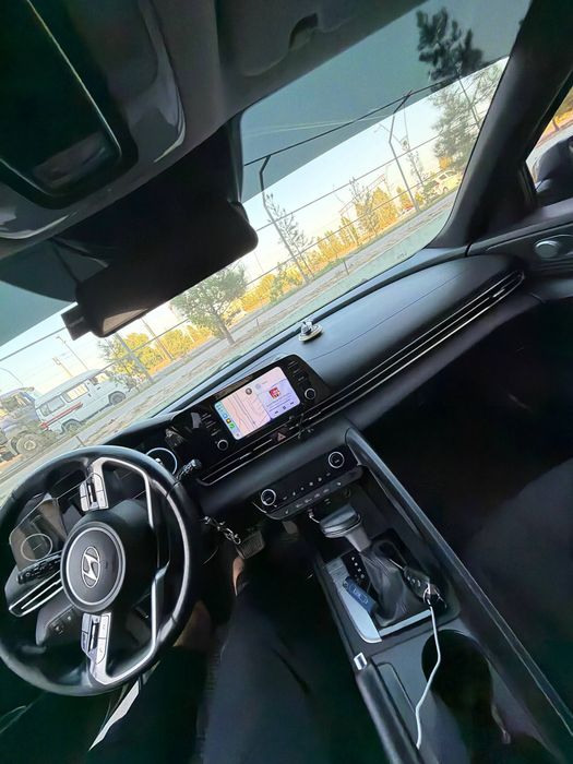 Hyundai Elantra 2022 fulldan bitta oldingi pozitsiya 16.800 y.e narx