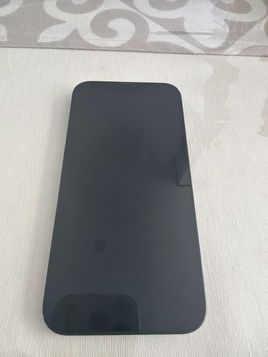 Продам айфон 13