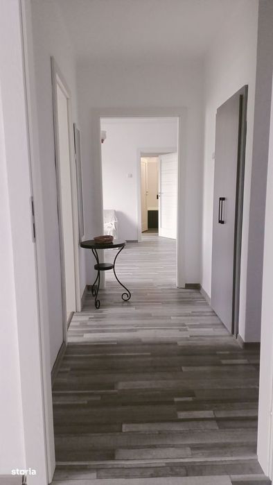 Apartament de închiriat – 3 camere, Piața Mihai Viteazu