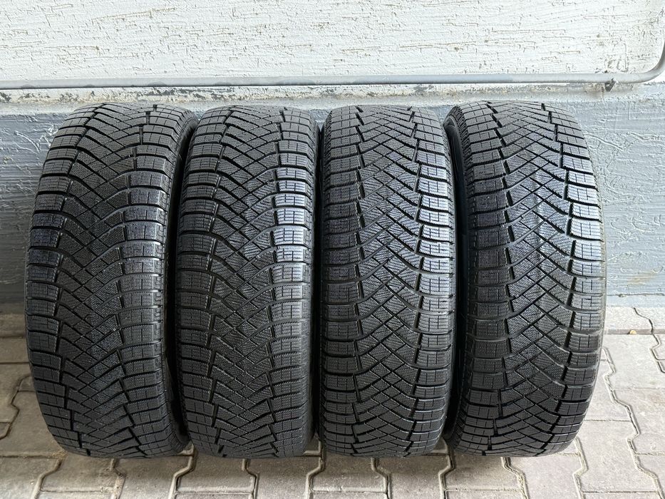 Pirelli Ice Zero FR 235/55 R19