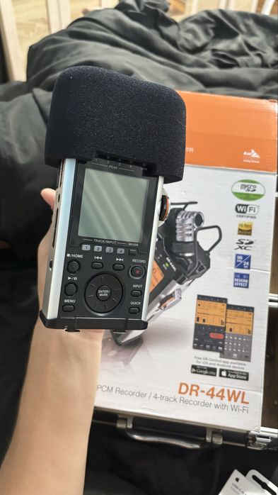 Vand TASCAM DR-44WL este nou nout pret 3000 lei