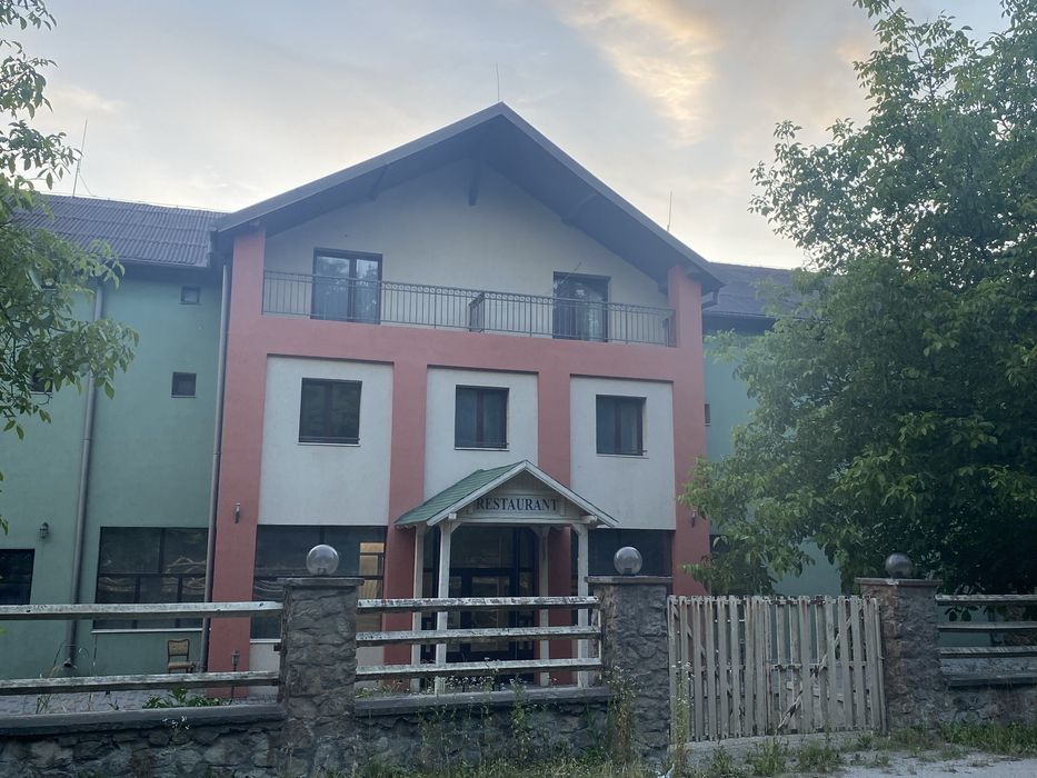 Inchiriez/Vand Hotel Stejeris