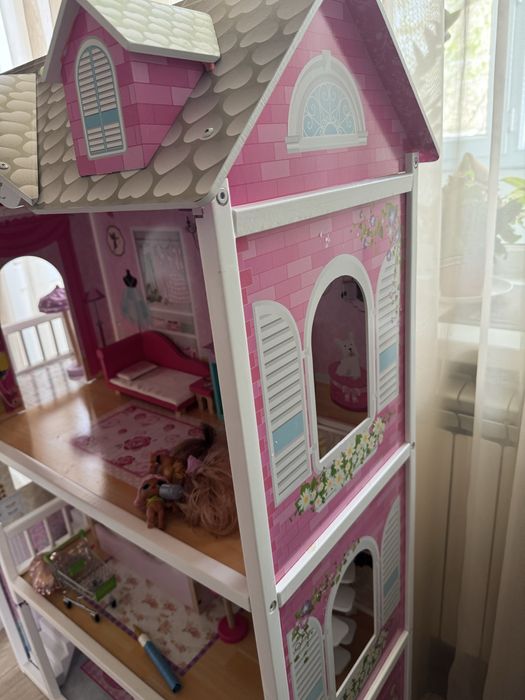 Продам кукольный домик