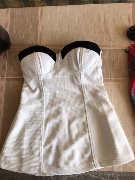 Ефектно топ-бюстие