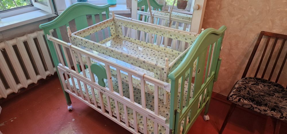 Продам кроватку (манеж)
