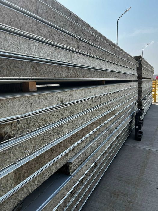 Panouri Sandwich din Vată Bazaltică - 215 mp, Grosime 15 cm - Izolație