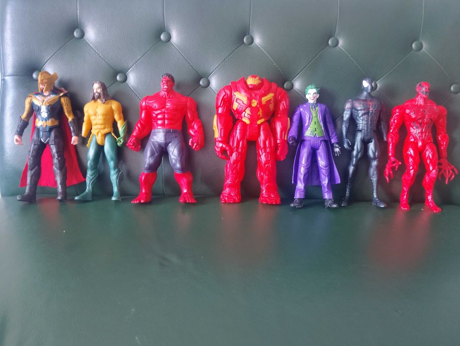 Фигурки супергероев