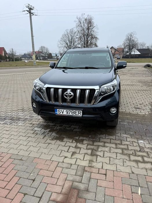 Toyota Land Cruiser Vand Toyota Land Cruiser 7 locuri - LUXURY