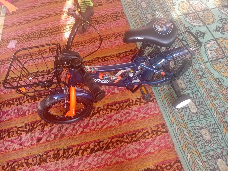 Продам машинку, самокат, велосипед