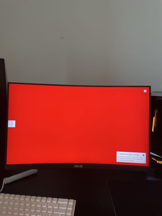 Monitor ASUS TUF Gaming curbat 165 Hz 1 ms