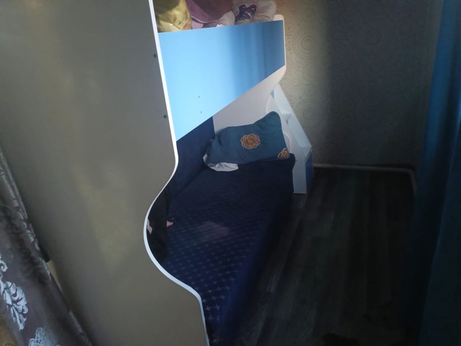 Продам двухярусную кровать