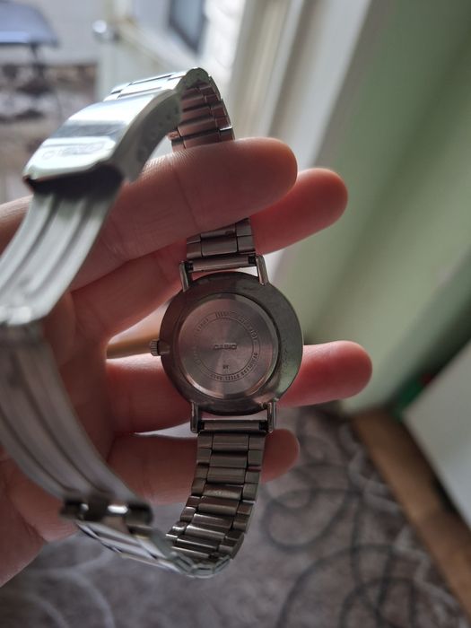 Продаю часы оригинал механика Casio