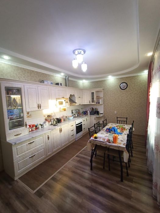 Продам двухуровневый удобный дом