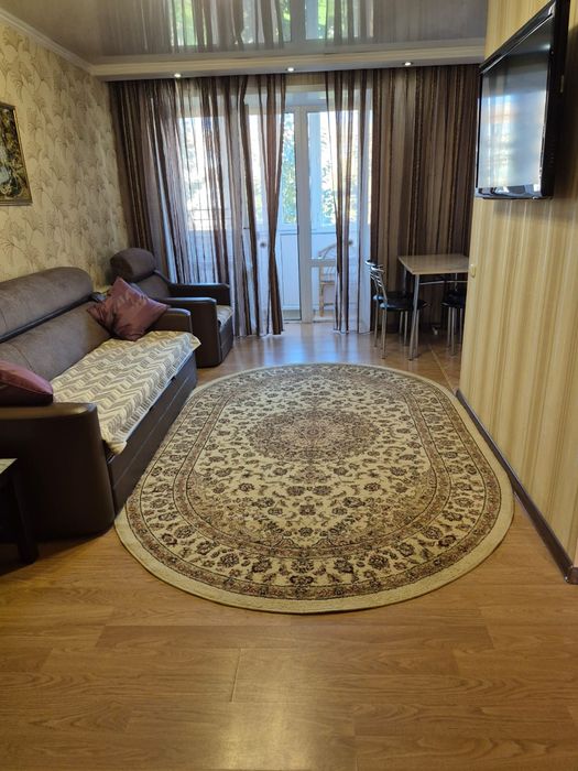 Сдам 3 ком.кв центр